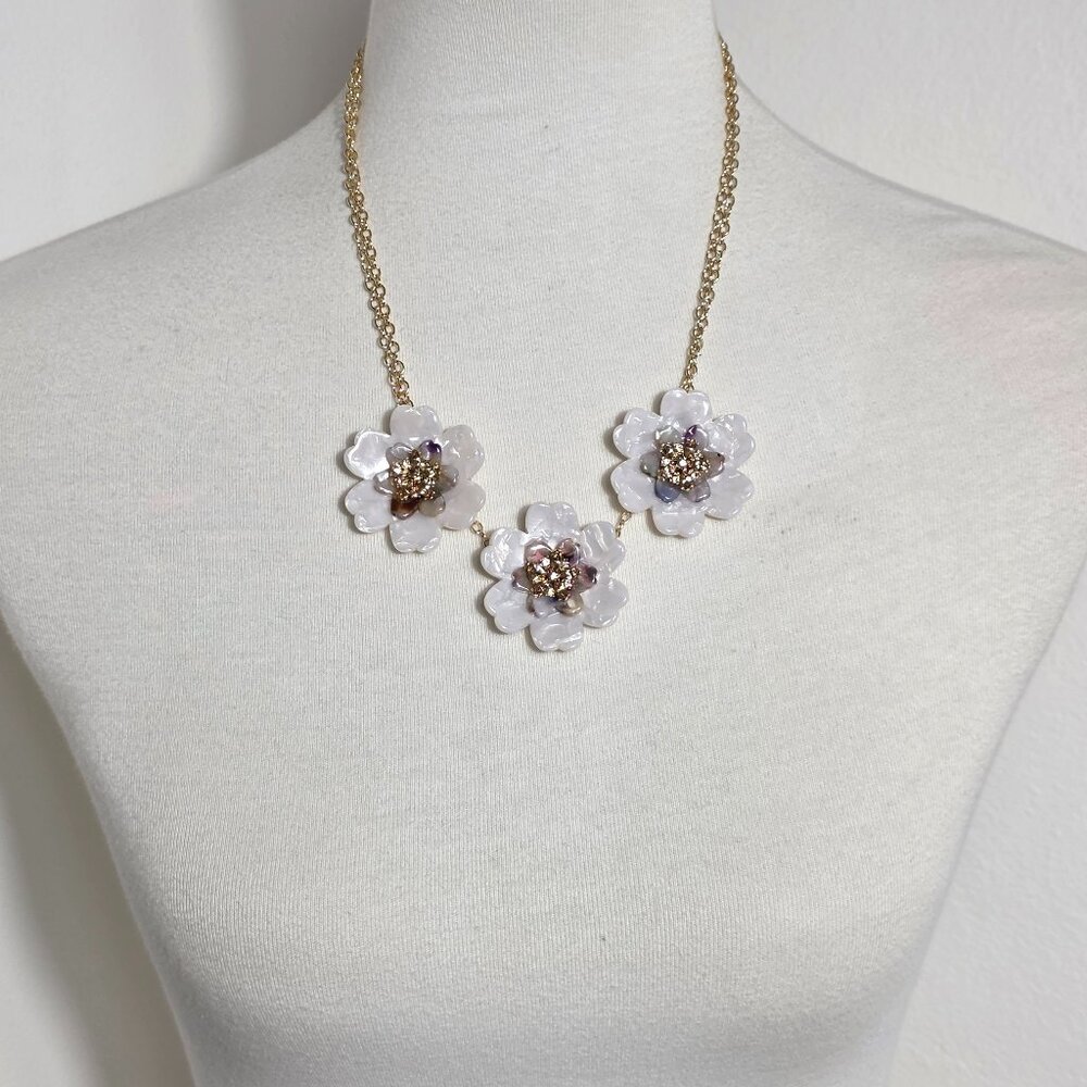 Talbots Statement Bib Necklace White Flowers Champagne Colored Crystals
